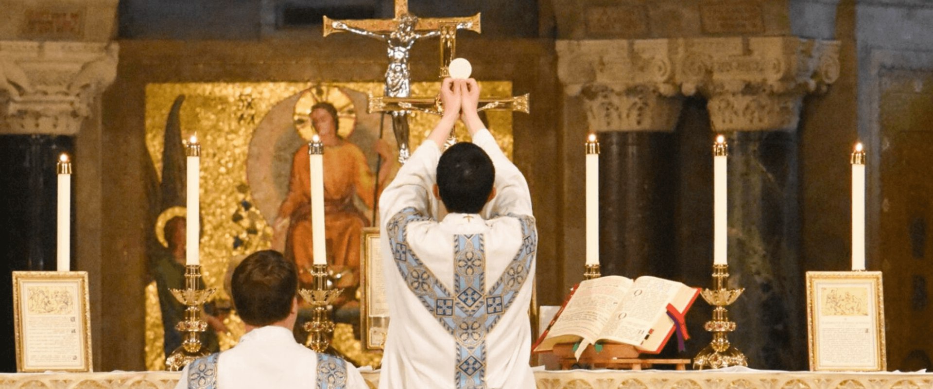 Sunday Mass vs. Weekday Mass: Understanding the Differences and Importance